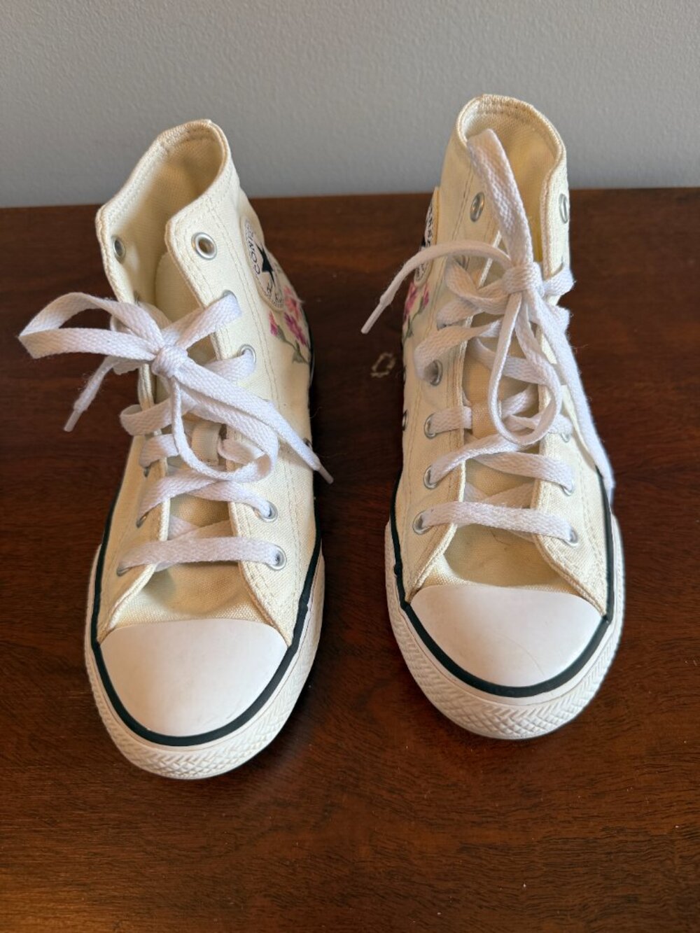 Converse Chuck Taylor All Star Embroidered Floral Sneakers Girls Size 2 - Picture 4 of 7